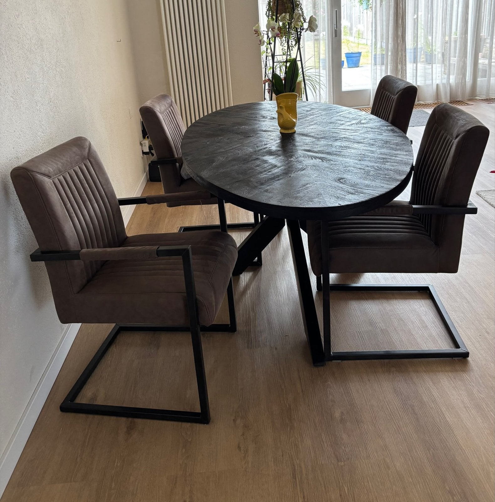 Ovale eettafel met 4 stoelen, Ophalen, 50 tot 100 cm, Zo goed als nieuw, 150 tot 200 cm