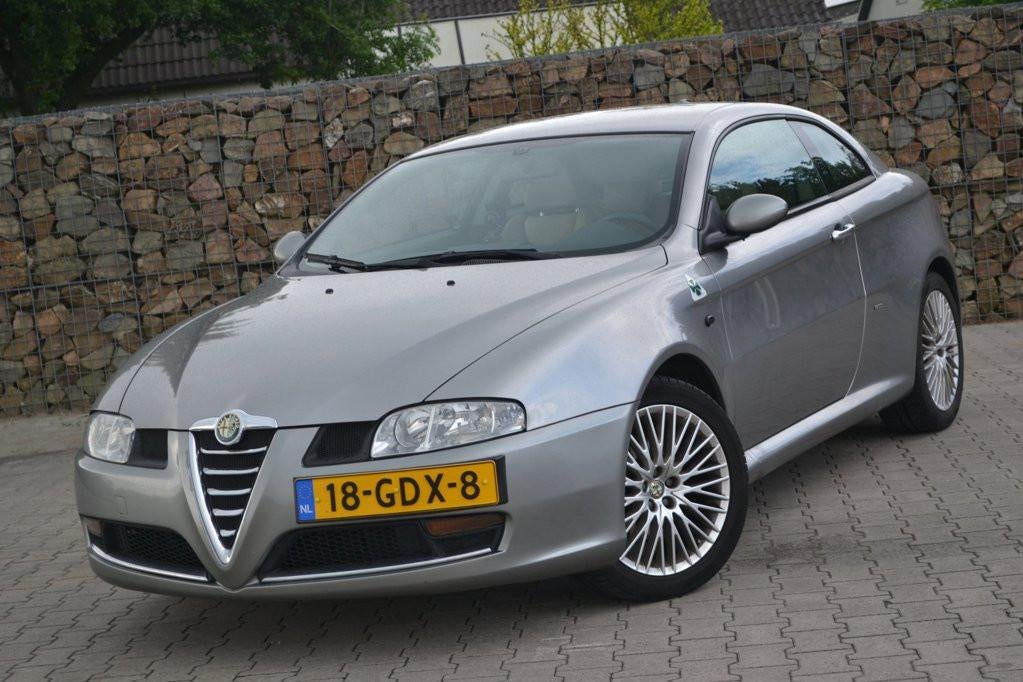 Alfa Romeo GT 2.0 JTS Liefhebbers auto lage-km! /lees tekst/, Auto's, Alfa Romeo, Voorwielaandrijving, Gebruikt, 1295 kg, 400 kg