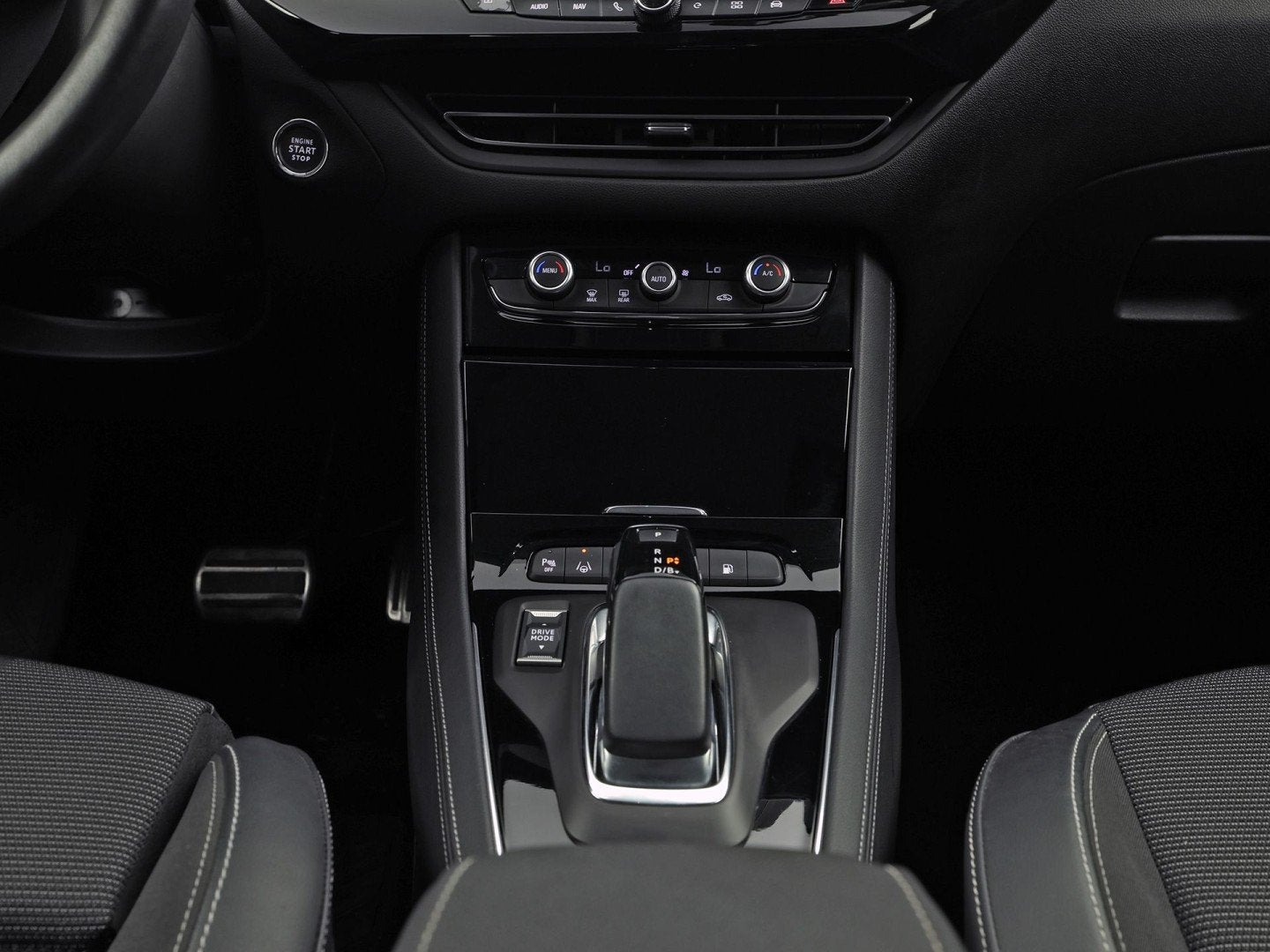 Foto 21 van Opel Grandland 1.6 Turbo Plug-In Hybrid Elegance Black Pack