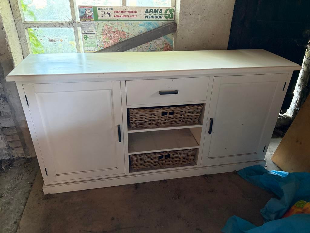 Wit dressoir met lades en rieten manden, Ophalen, Gebruikt, 100 tot 150 cm, Met lade(s)