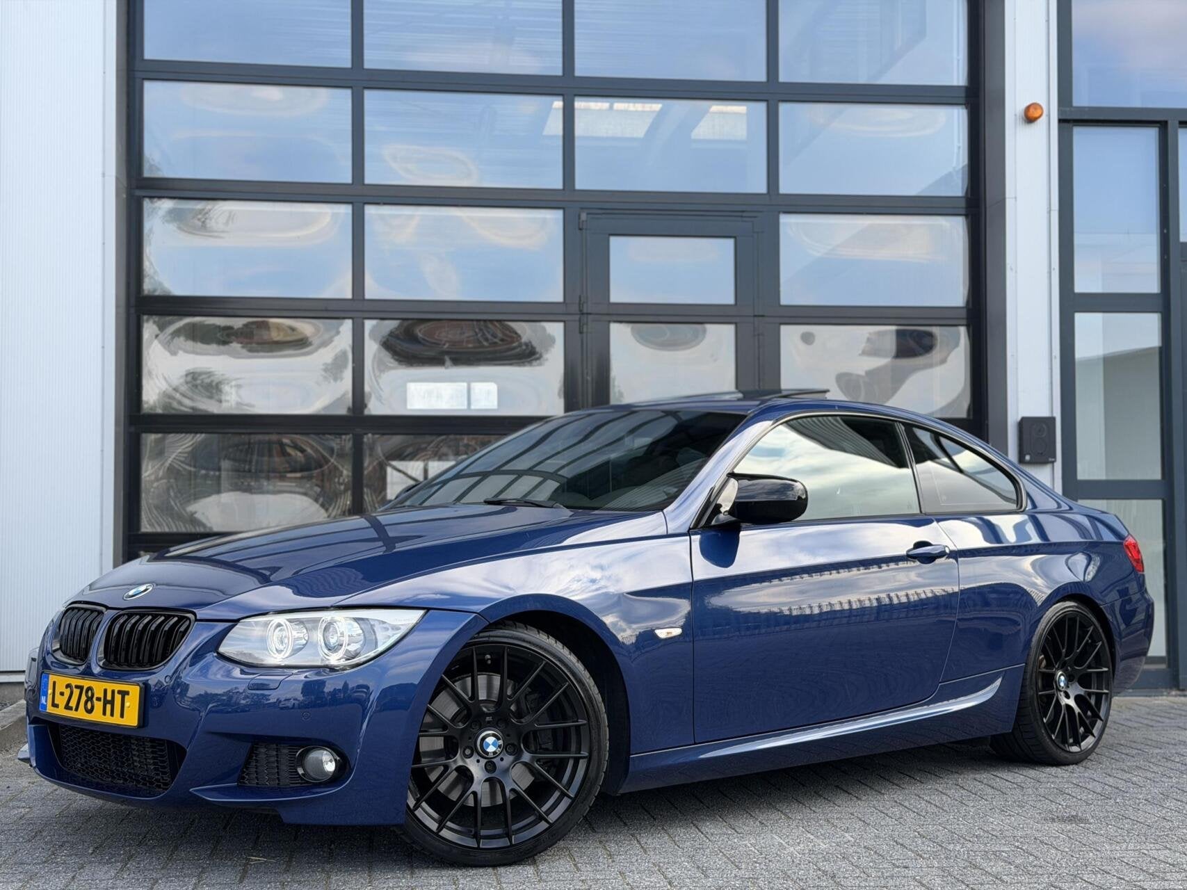 BMW 3-serie Coupé 335i LCI High Executive / Pano / H&K / LU, Auto's, Automaat, Euro 5, Gebruikt, Parkeersensor