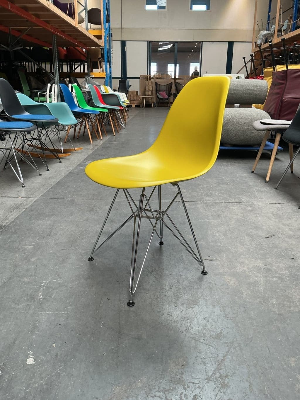 Vitra Eames Plastic Chair DSR | Eetkamerstoel | Geel Chroom, Gebruikt, Overige kleuren, -, Ophalen of Verzenden