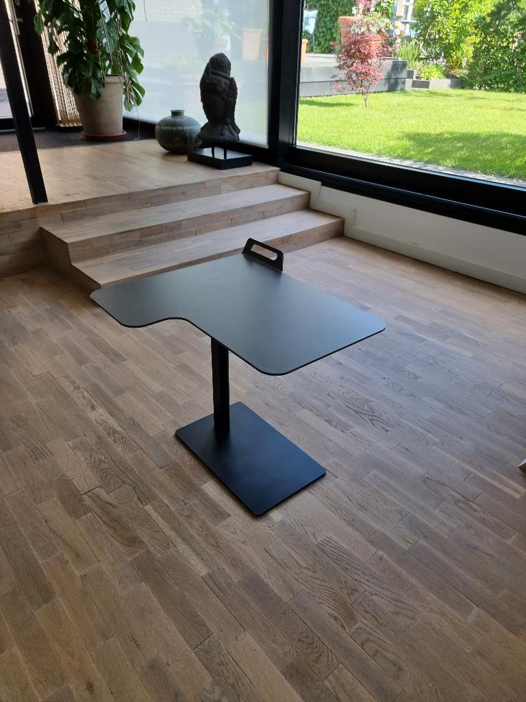 Tail bijzettafel / laptoptafel, Huis en Inrichting, Tafels | Bijzettafels, Minder dan 55 cm, Zo goed als nieuw, Rechthoekig, Ophalen