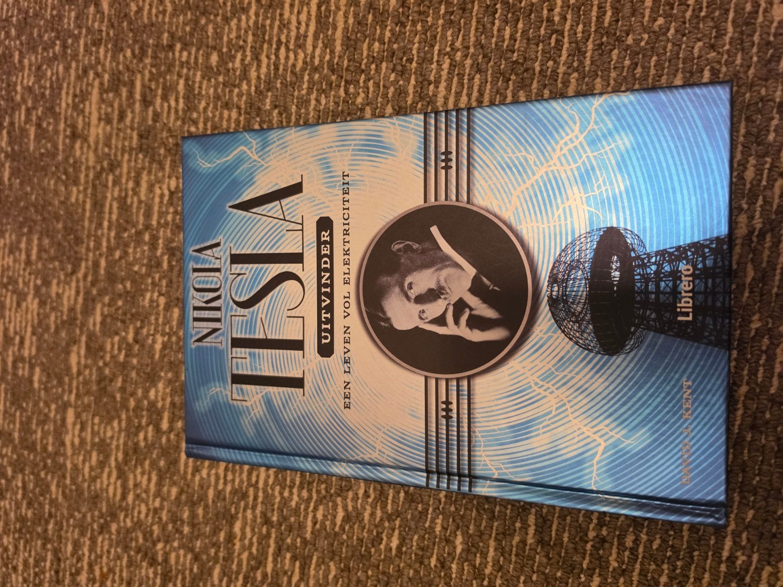 Nikola Tesla: Uitvinder, Genie, Rebel, Visionair, Ophalen of Verzenden, Zo goed als nieuw, Scott Rixens, Nederland
