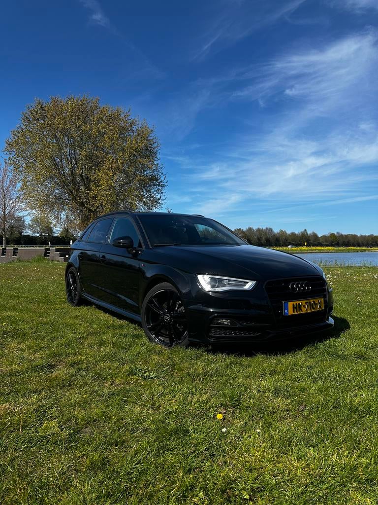 Audi A3 3x S-Line 1.6 TDI Sportback S-tronic, Stof, Zwart, 4 cilinders, Zwart