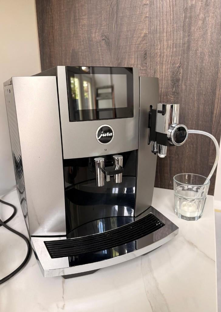 Jura S8 Dark Inox -  error 8 - voor reparatie of onderdelen, Diversen, Overige Diversen, Ophalen, Zo goed als nieuw