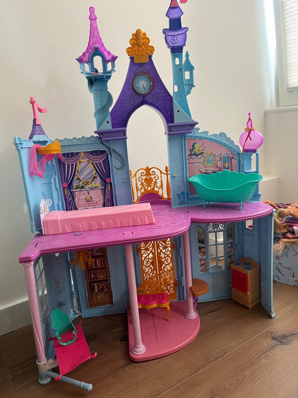 Barbie Droomkasteel - Groot en Compleet Speelplezier, Ophalen, Zo goed als nieuw, Meisje