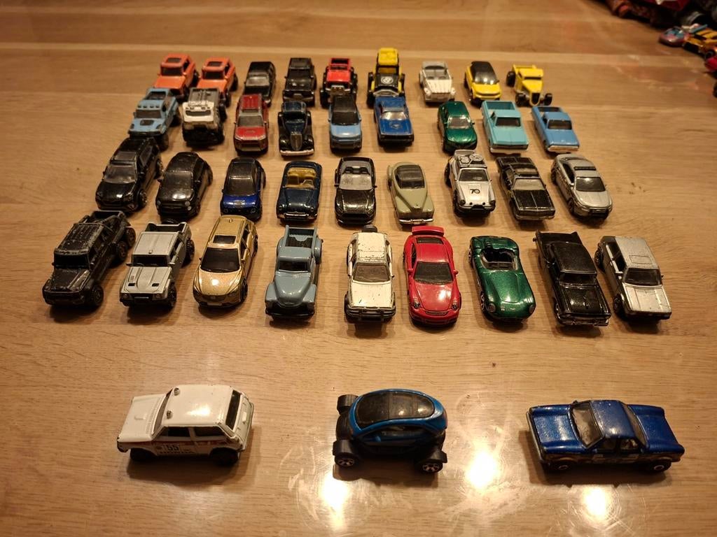 39 Matchbox auto's - Diverse modellen in goede staat, Hobby en Vrije tijd, Modelauto's | 1:43, Ophalen of Verzenden, Gebruikt