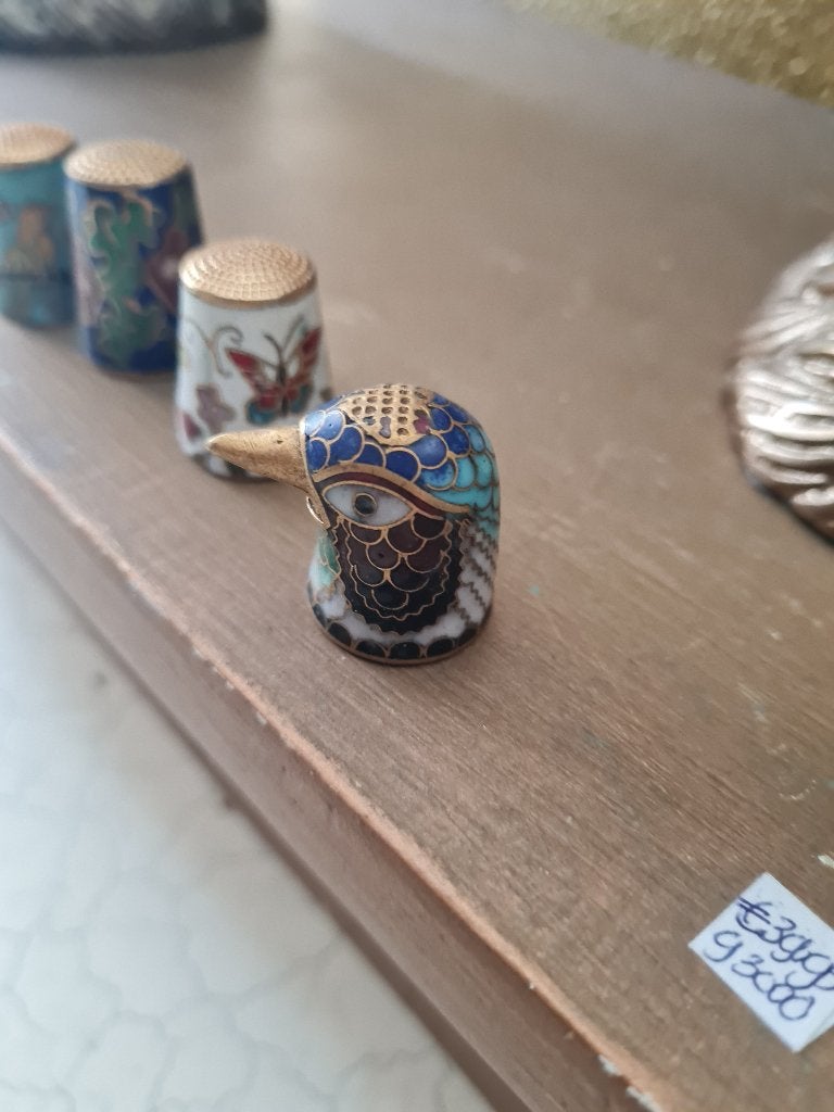 Vintage Cloisonné vingerhoed vogelhoofd, Belle Vieille Brocante, Ophalen of Verzenden, Zo goed als nieuw, Jolandamonsieurs@gmail.com