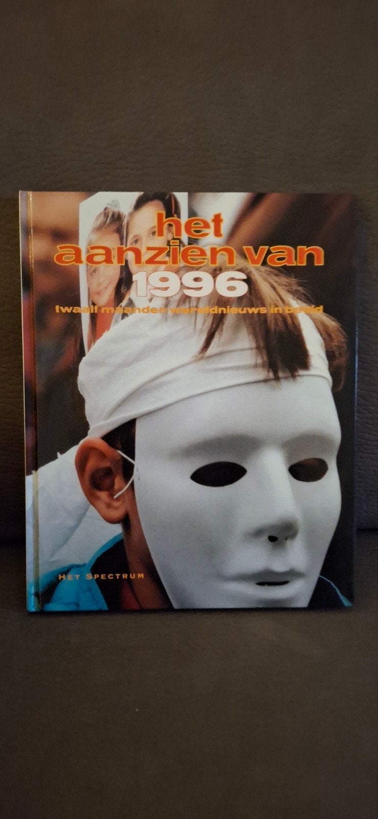 Het Aanzien van 1996 - Twaalf maanden wereldnieuws, Ophalen of Verzenden, Gelezen, Overige typen