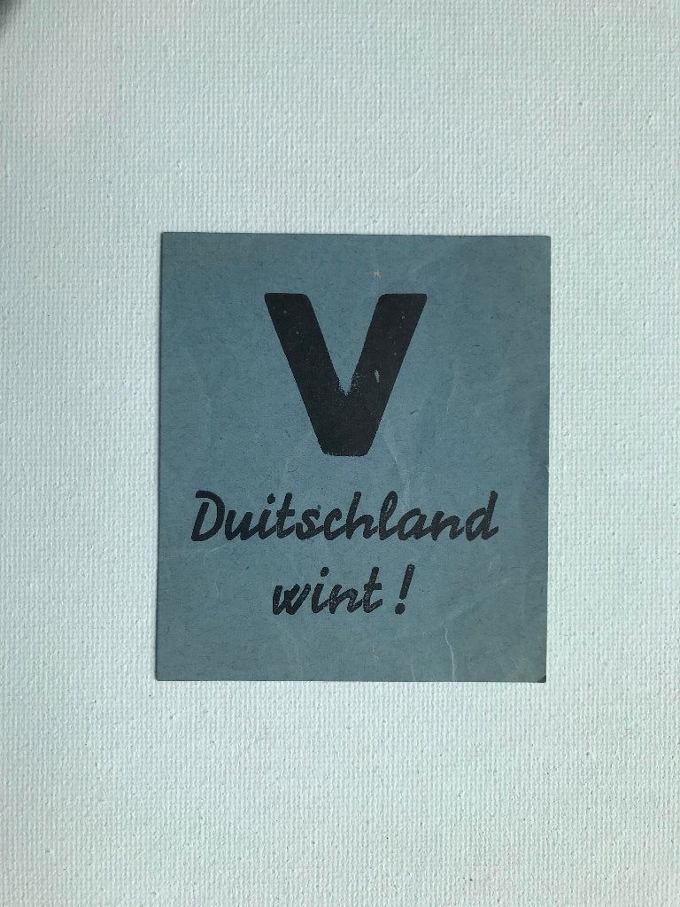 V Duitschland wint (1940), Verzamelen, Ophalen of Verzenden, Overige soorten, Nederland, Overige typen