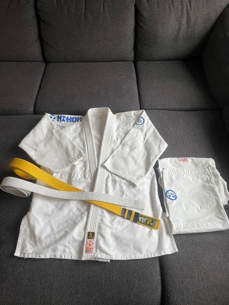 2 x judo jiu jitsu pakken, Sport en Fitness, Maat XS of kleiner, Ophalen of Verzenden, Zo goed als nieuw, Judo