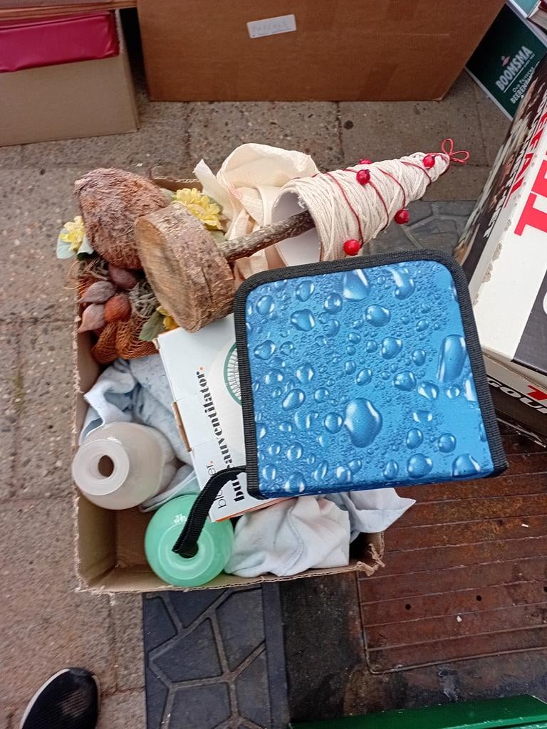 Gratis spullen op tehalen  rommelmarktspullen, Ophalen