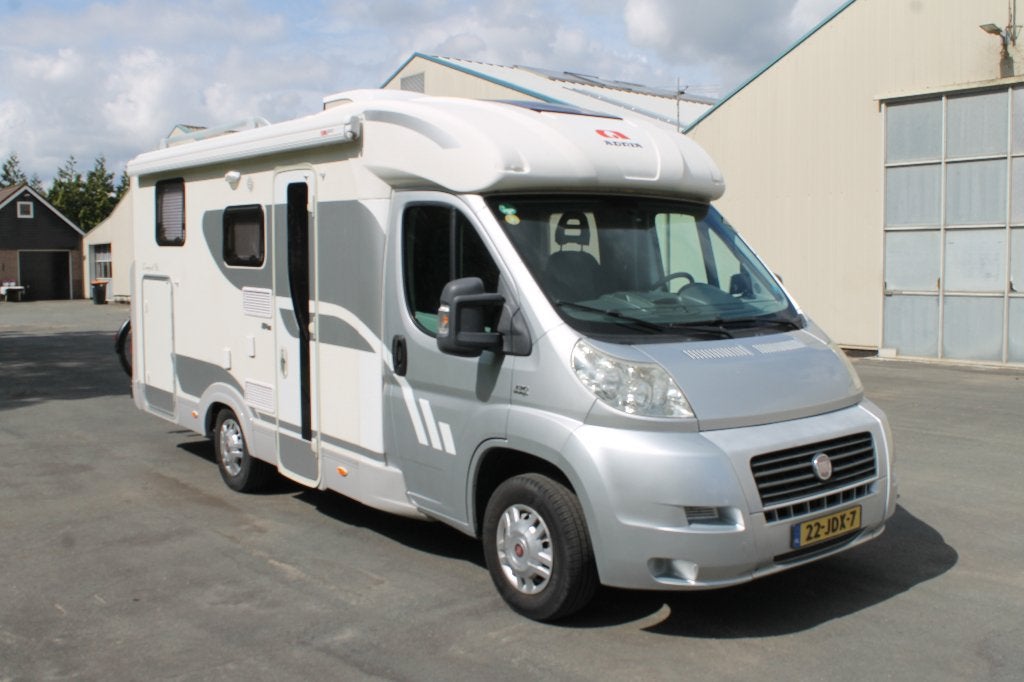 Adria Compact SL Silver Edition (enkele bedden), Chemisch toilet, Standaard zit, Ringverwarming, Fiat