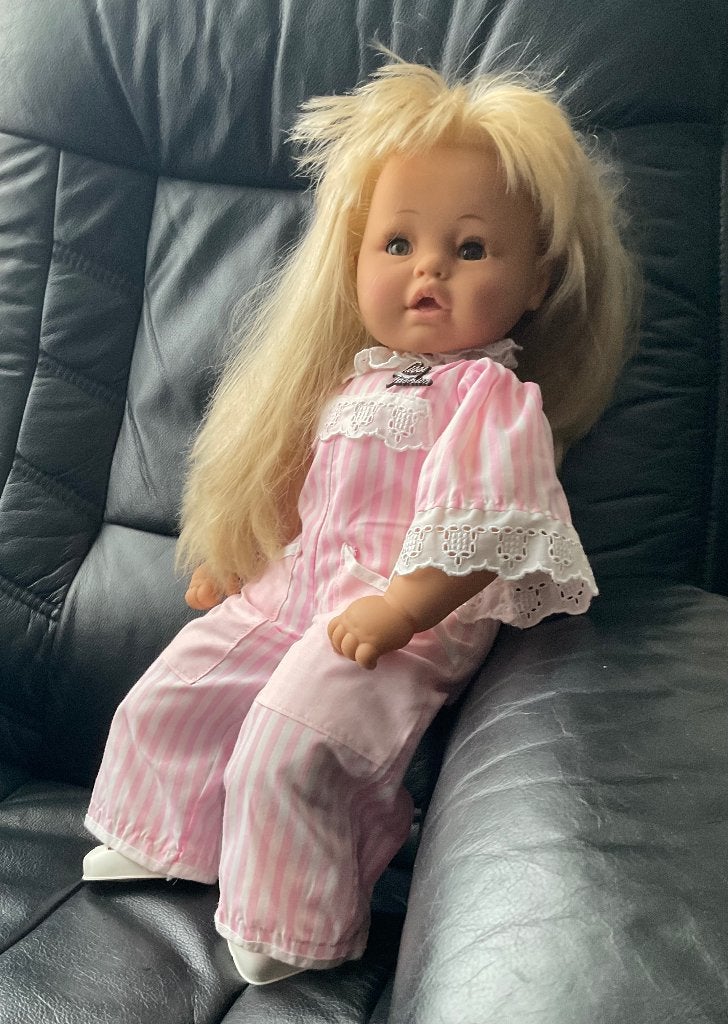 Mooie blonde LISSIFASHION pop, bruine ogen, 53cm, Kinderen en Baby's, Speelgoed | Poppen, Ophalen, Zo goed als nieuw, Overige typen