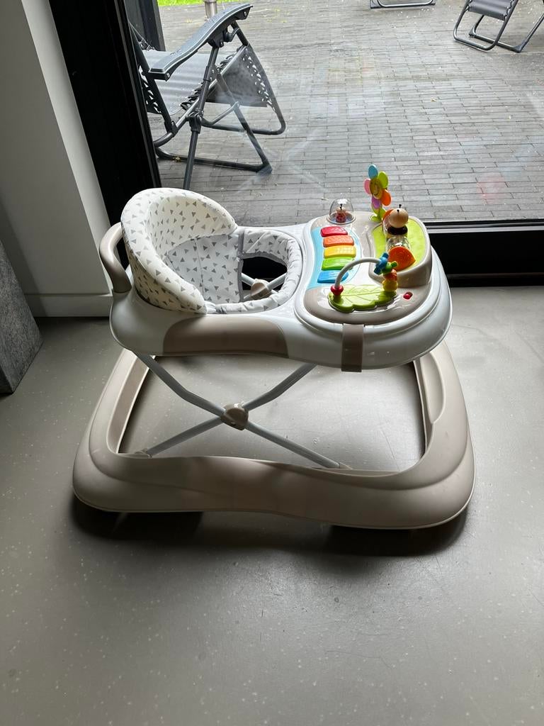 Loopstoel en loopwagen, Kinderen en Baby's, Wipstoeltjes, Ophalen of Verzenden, Zo goed als nieuw, Overige merken, Verstelbaar