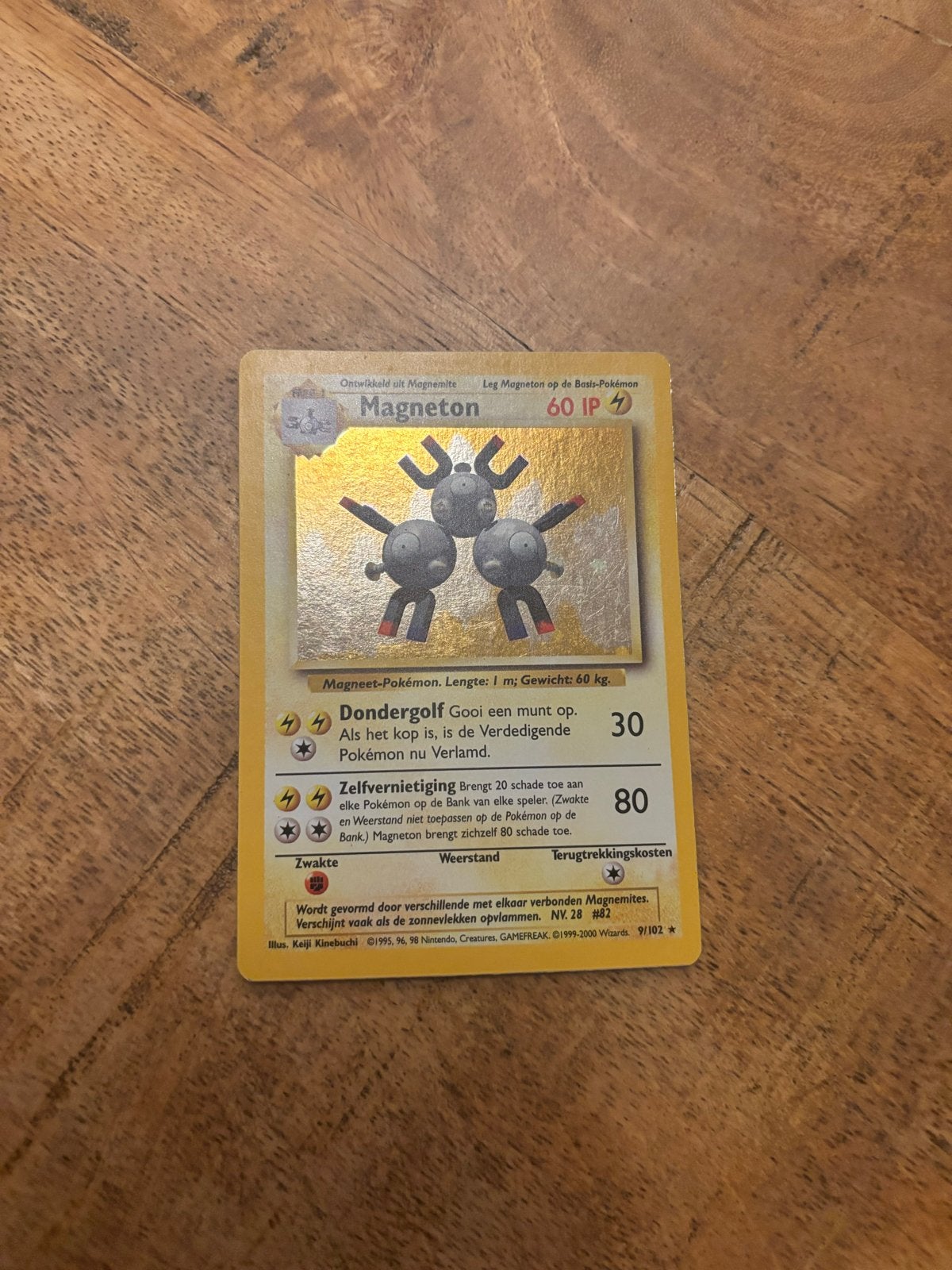 Magneton Pokémon kaart (Nederlands) - Base Set, Hobby en Vrije tijd, Verzamelkaartspellen | Pokémon, Ophalen of Verzenden, Gebruikt