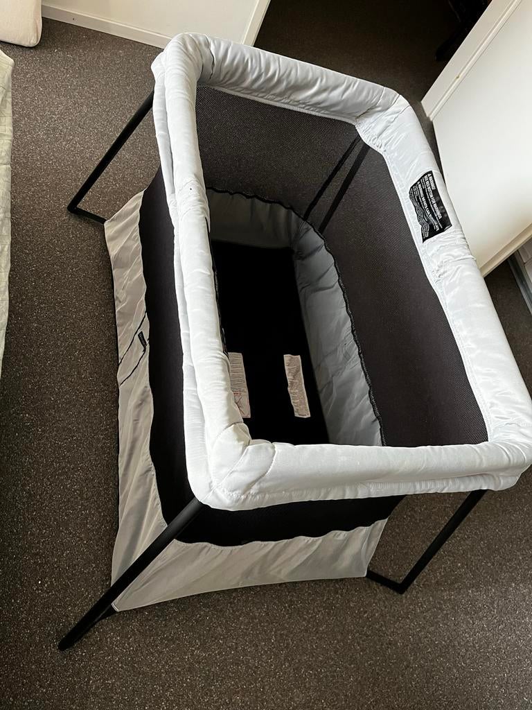 BabyBjörn Reiswieg/Reisbedje - Inklapbaar en Compact, Kinderen en Baby's, Babywiegjes en Ledikanten, Ophalen, Zo goed als nieuw