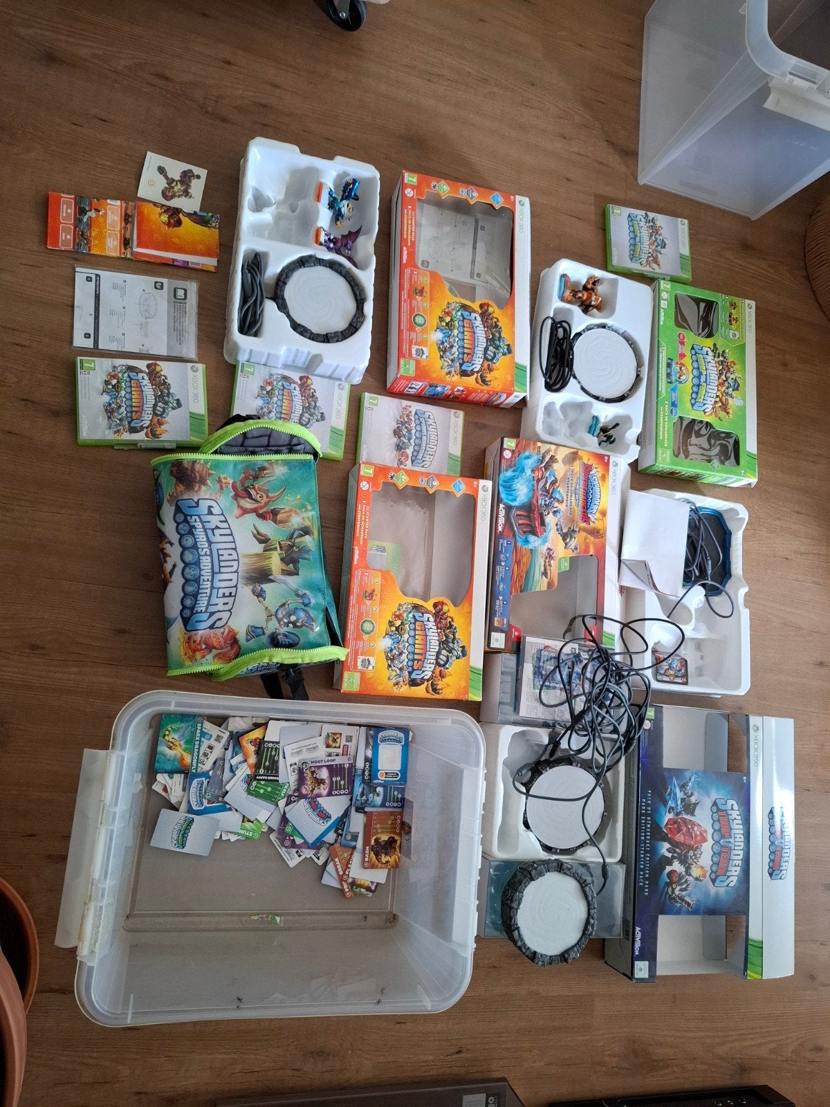 Skylanders Xbox 360 - Groot pakket met games en figuren, Avontuur en Actie, Gebruikt, 2 spelers, Eén computer