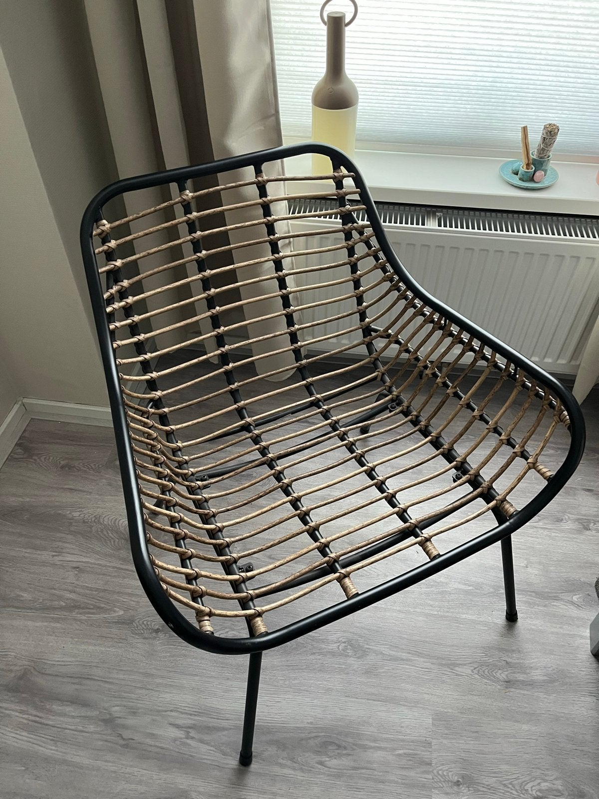 Comfortabele rotan stoel met kussen, Huis en Inrichting, Stoelen, Ophalen, Gebruikt, Riet of Rotan, Eén