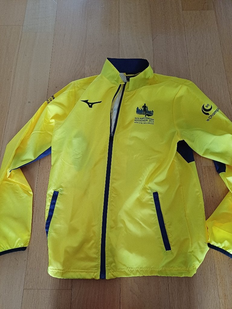 Sportjas / Jas - marathon Amsterdam 2019 - maat M, Maat 38/40 (M), Geel, Overige typen, Nieuw