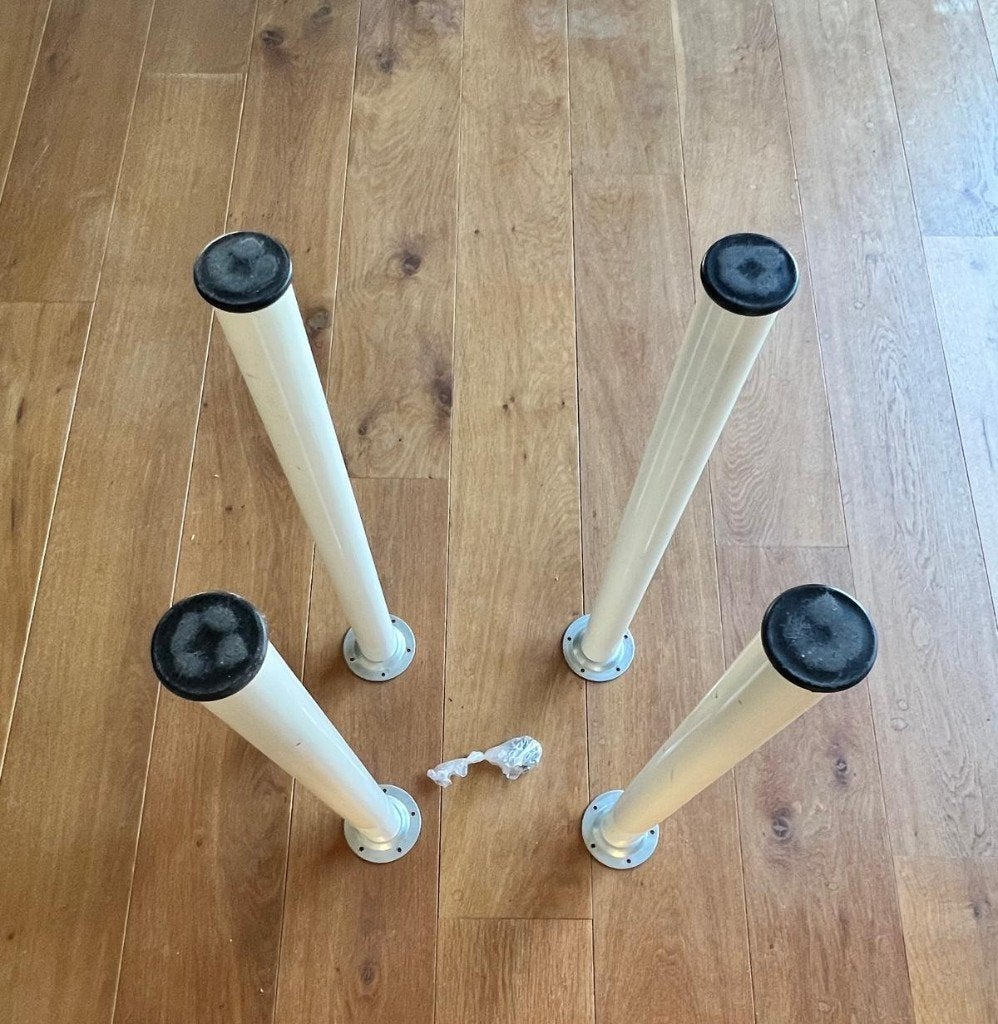 4 witte tafelpoten, Huis en Inrichting, Tafelonderdelen, Ophalen, Tafelpoot, Gebruikt, 50 tot 100 cm