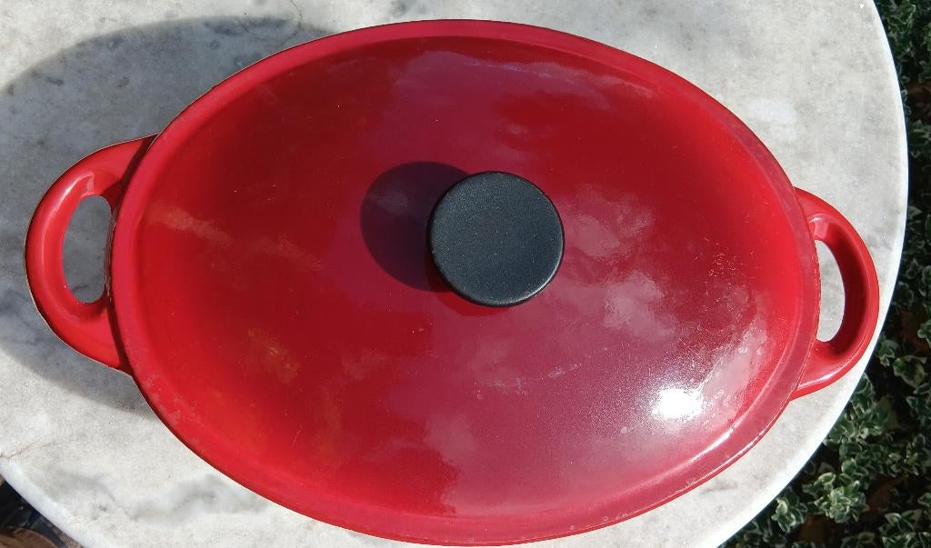 Vintage rode gietijzeren ovale naamloze braadpan (G295), Gietijzer, Ophalen of Verzenden, Zo goed als nieuw, Keramische plaat