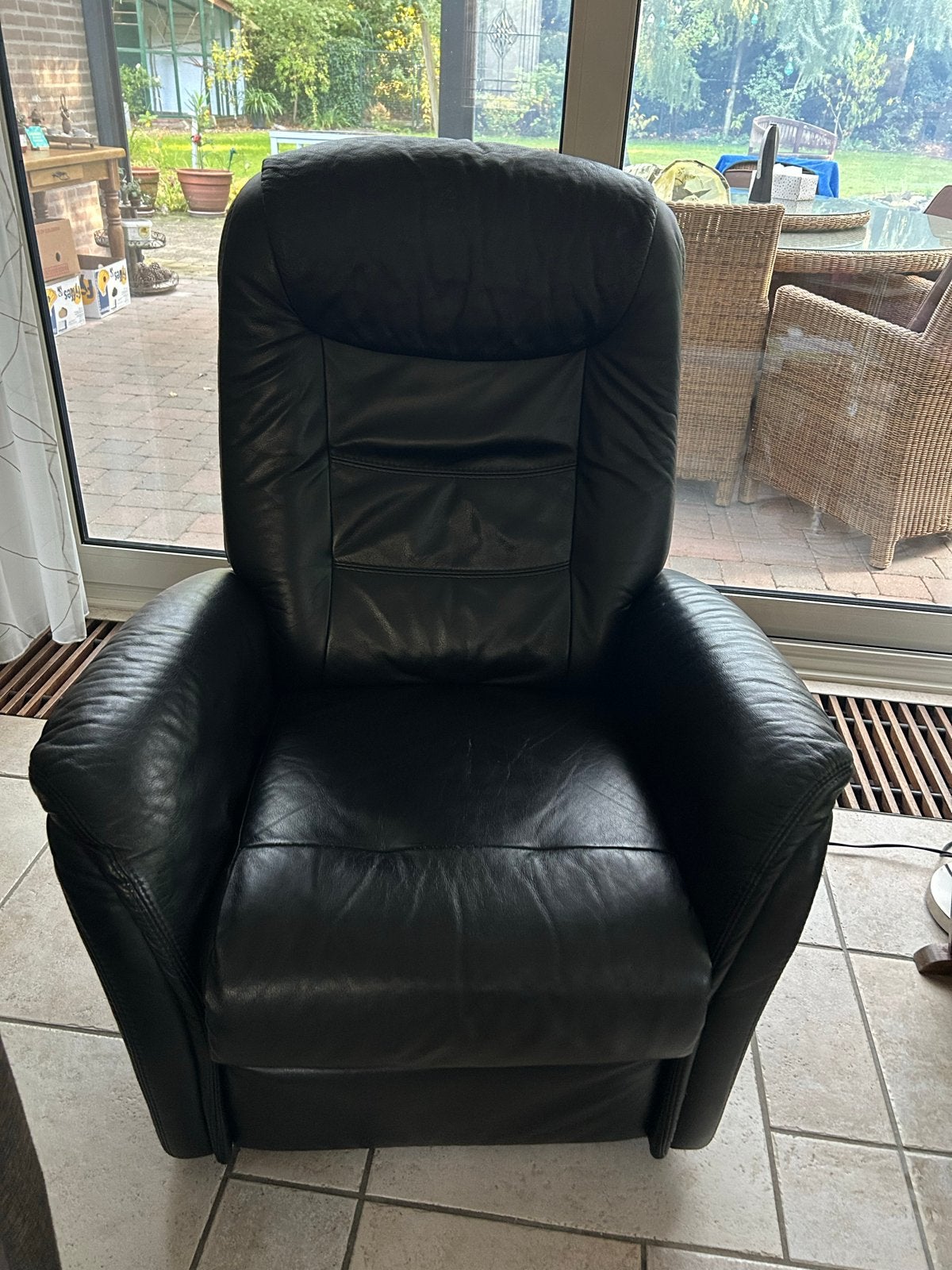 Zwarte leren relaxfauteuil - Comfortabel en stijlvol, Ophalen, Gebruikt, Leer, 75 tot 100 cm