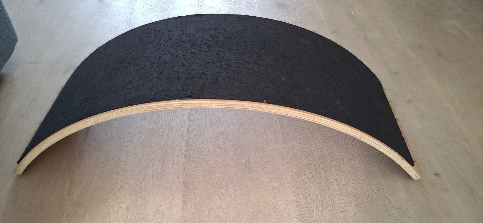 Houten balansbord met vilt - 88 cm lang, Ophalen, Gebruikt