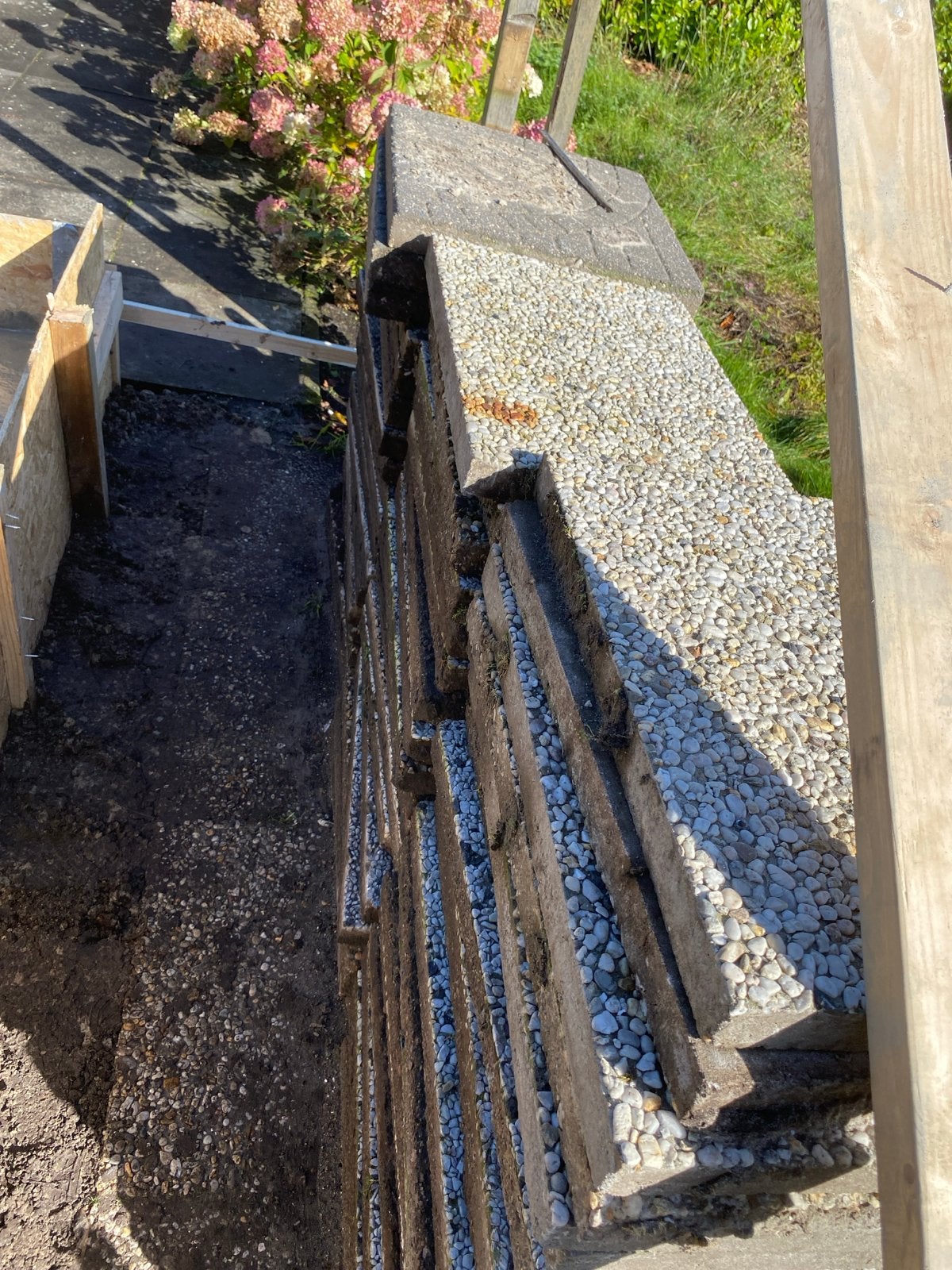 Gratis grindtegels 60x40 cm - ca. 20m2 - zelf ophalen, Gebruikt, Ophalen of Verzenden, 10 m² of meer, Grind