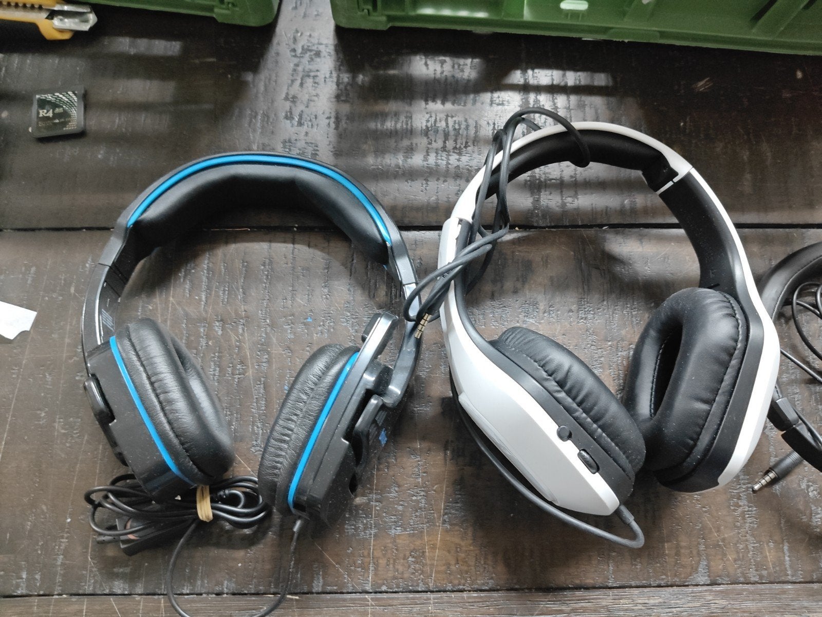 Diverse bedrade koptelefoon Headset, Gebruikt, Onbekend, Ophalen of Verzenden, Onbekend