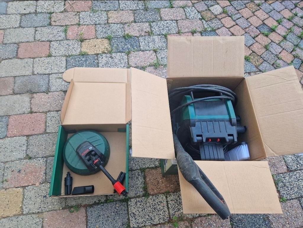 Bosch UniversalAquatak 125 Hogedrukreiniger + Accessoires, Ophalen of Verzenden, Zo goed als nieuw, Elektrisch, Bosch
