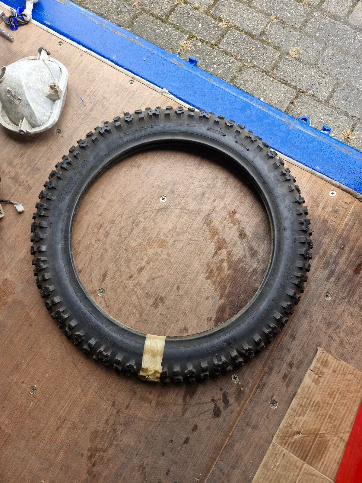 Nieuwe banden brommer scooter deel 2, Fietsen en Brommers, Ophalen of Verzenden, Nieuw