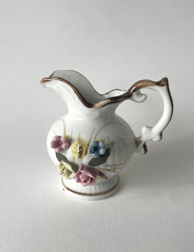 Vintage brocante porseleinen kannetje met bloemen, Ophalen of Verzenden