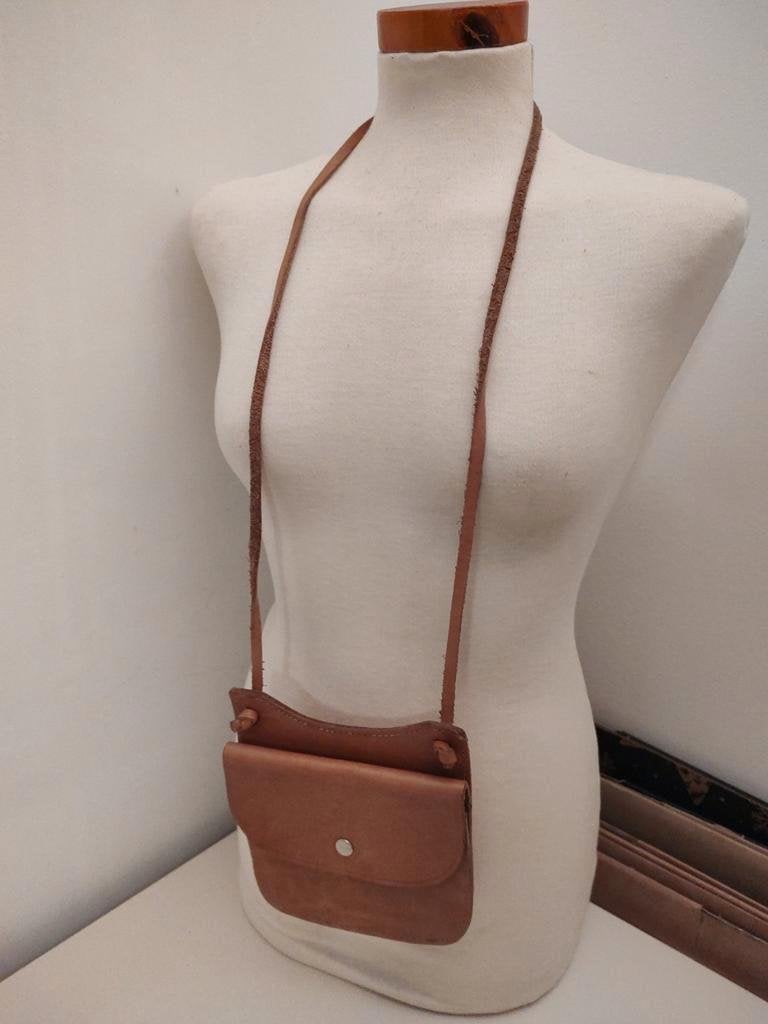 K436 festivaltas tuigleder zeer fraai en in goede staat, Sieraden, Tassen en Uiterlijk, Gebruikt, Schoudertasje, -, Ophalen of Verzenden