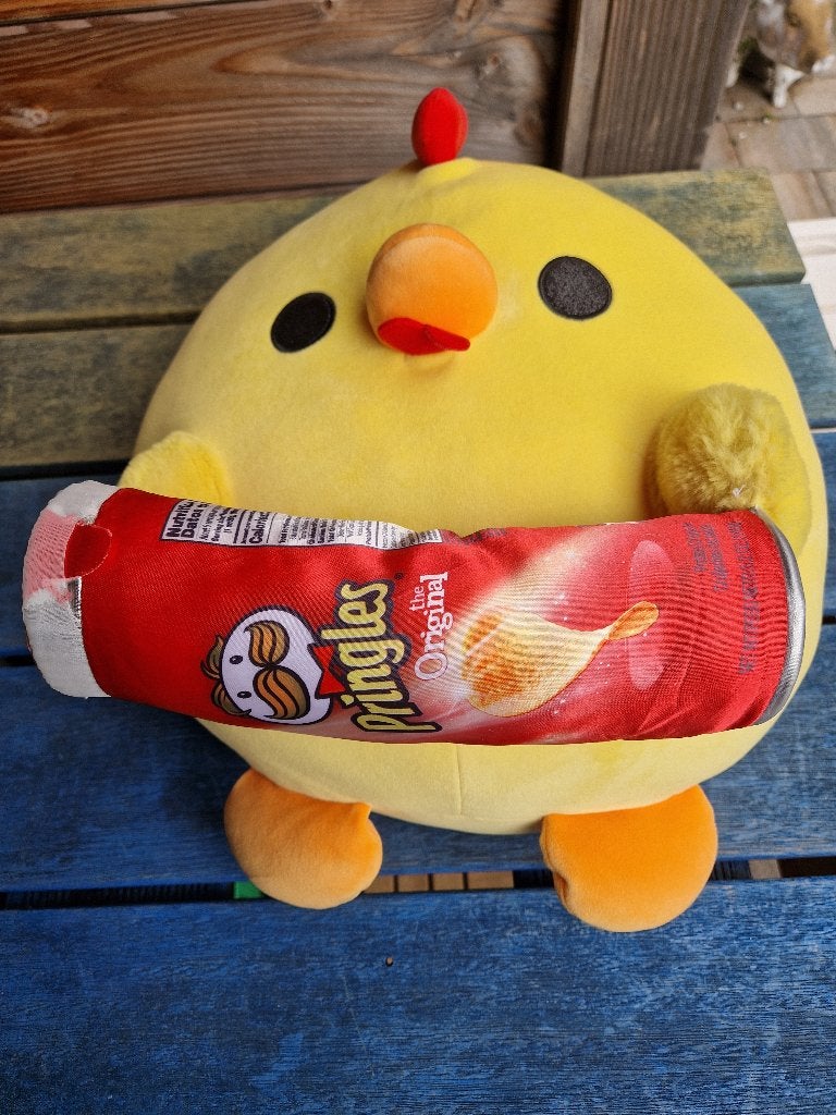 Gele kuiken knuffel met Pringles blik, Gebruikt, Geel, Overige typen, Ophalen of Verzenden
