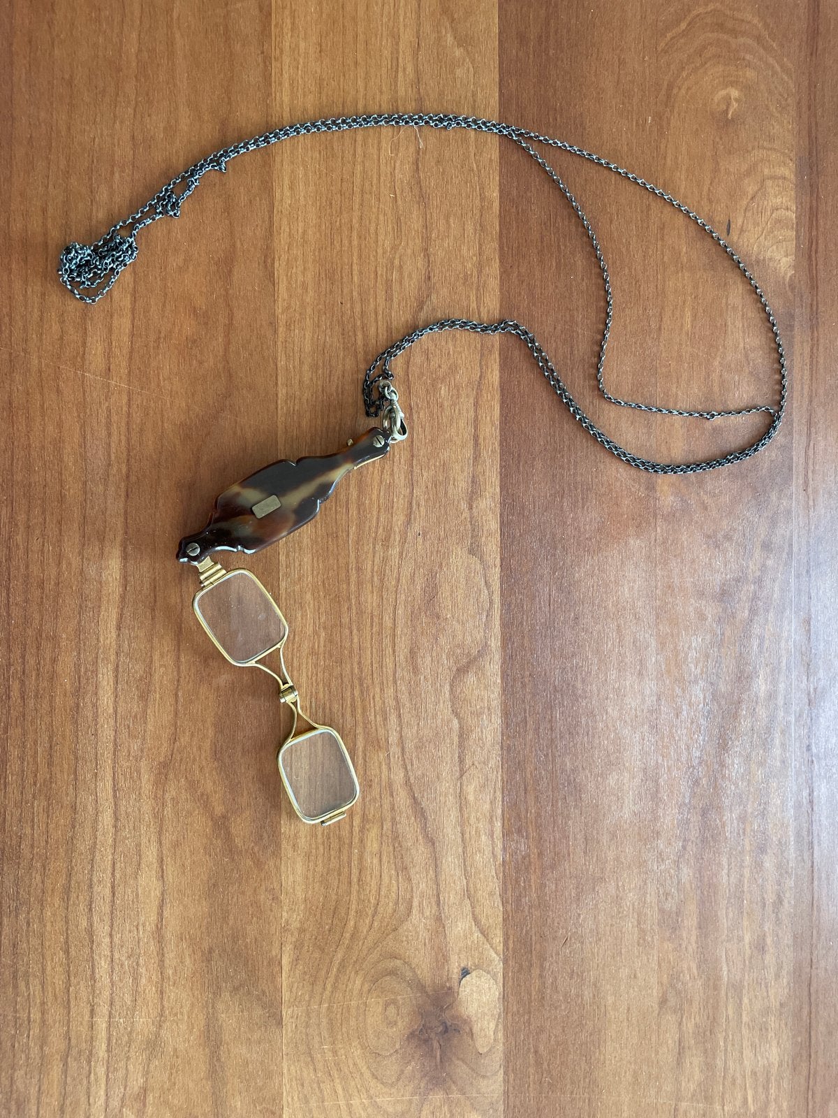 Antieke lorgnet met schildpad montuur en ketting, Antiek en Kunst, Antiek | Overige Antiek, Ophalen of Verzenden