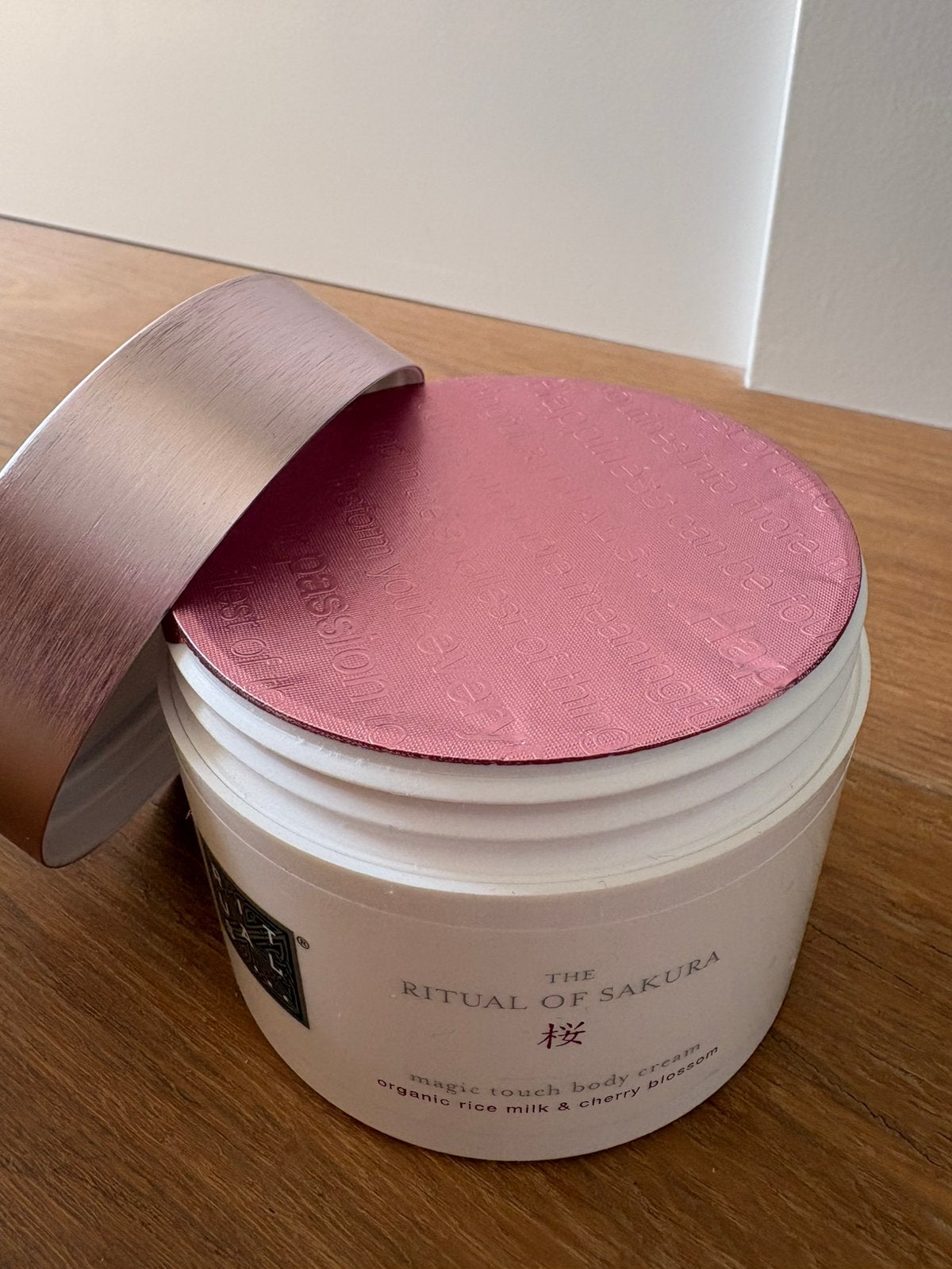 Rituals body lotion cherry blossom 200 gr, Sieraden, Tassen en Uiterlijk, Uiterlijk | Lichaamsverzorging, Ophalen of Verzenden