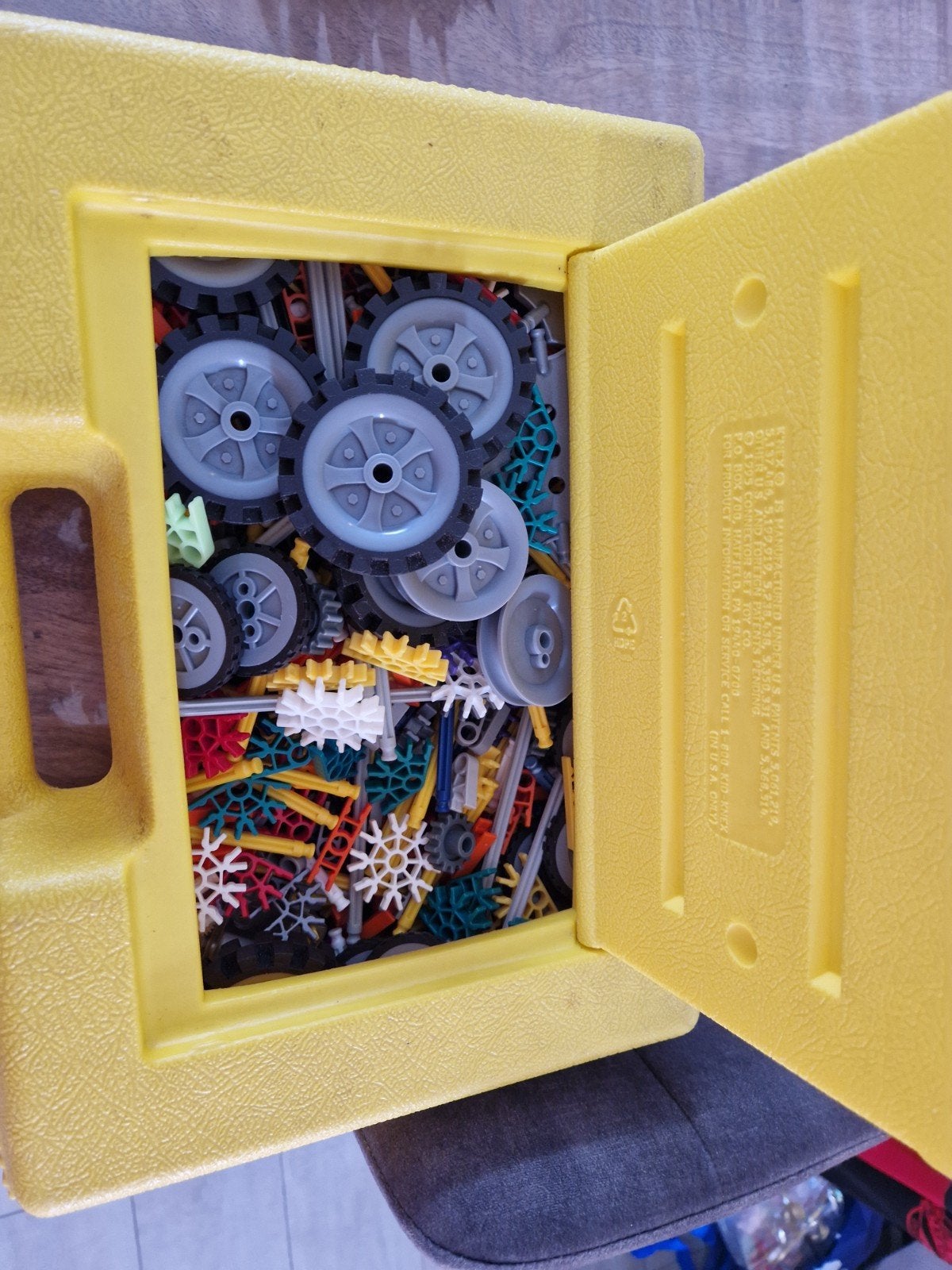 Mooie partij K'nex in gele koffer en luxe sorteerbox, Ophalen, Gebruikt