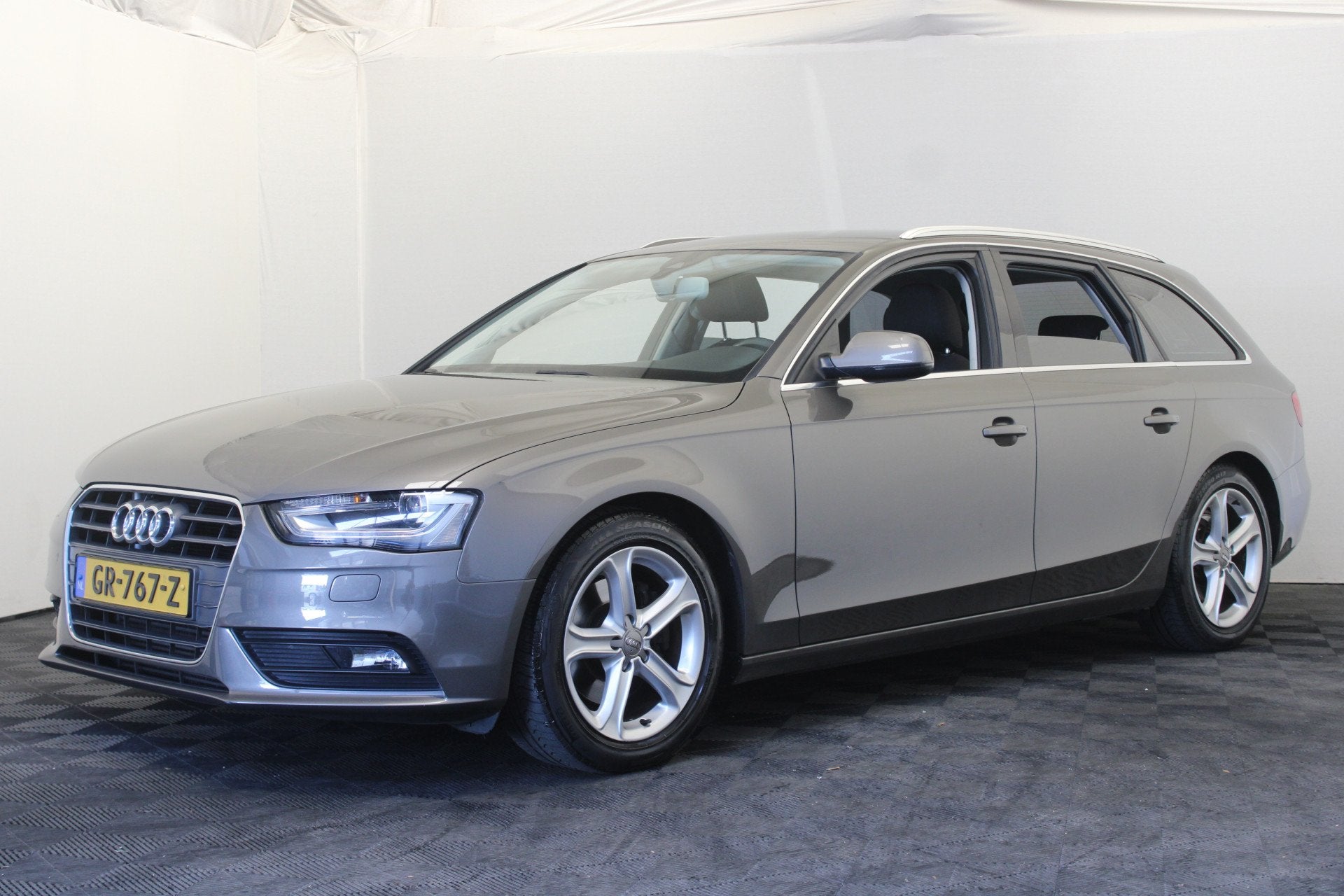 Audi A4 Avant 1.8 TFSI Advance (bj 2015), Voorwielaandrijving, Stof, Gebruikt, Origineel Nederlands