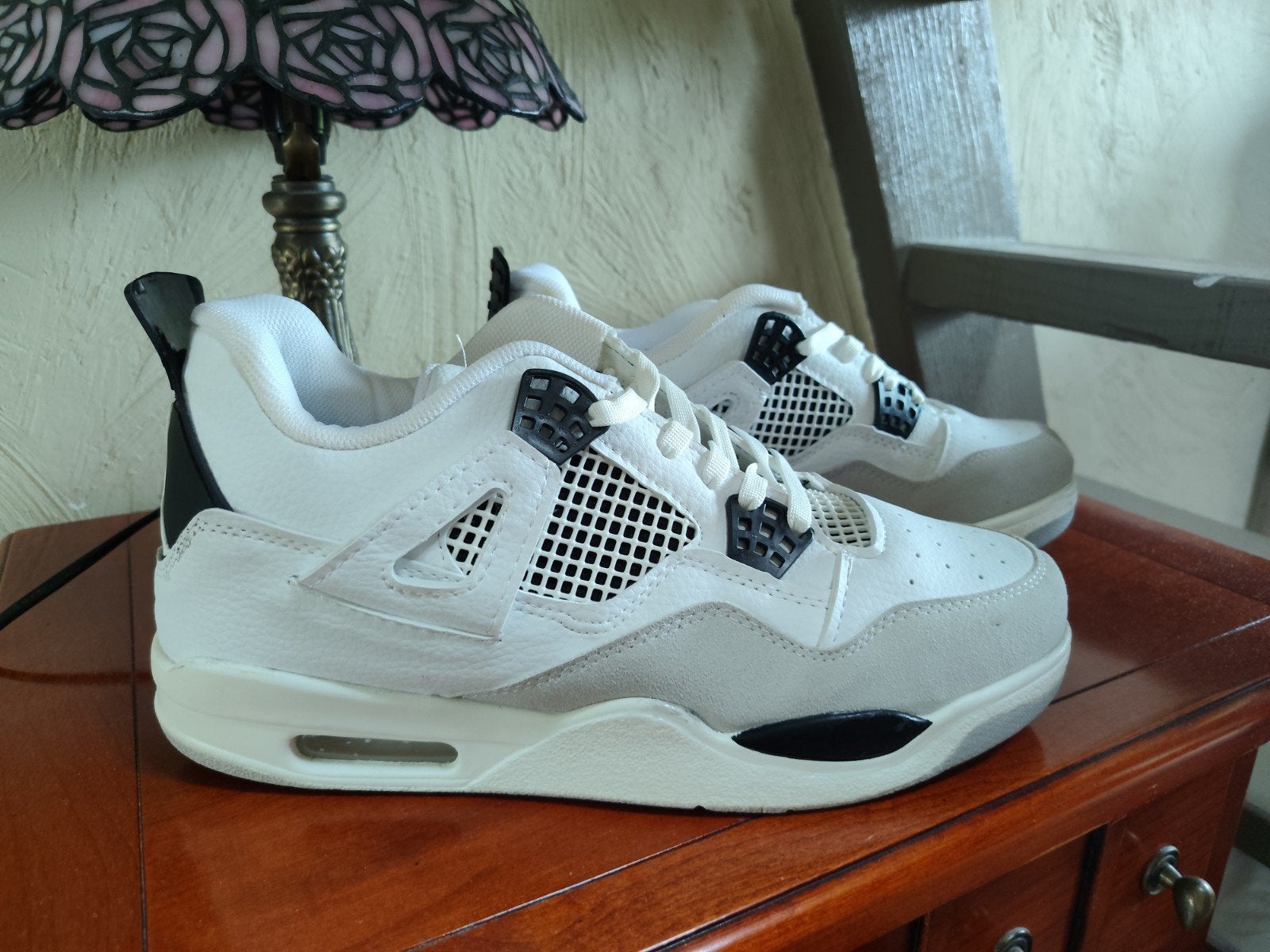 Nike Jordan witte nieuwe sneakers 44, Ophalen of Verzenden, Nieuw, Wit