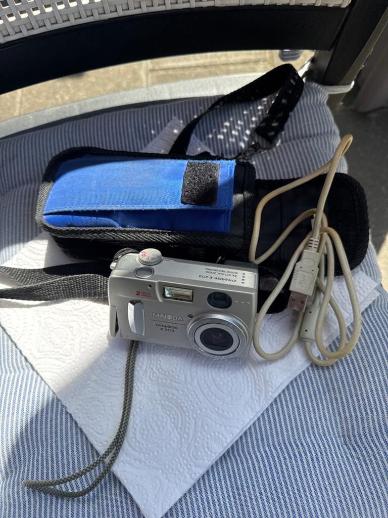 Minolta Dimage E203 Vintage Digitale Camera - Batterijklep d, Audio, Tv en Foto, Fotocamera's Digitaal, Ophalen, Gebruikt, Minolta