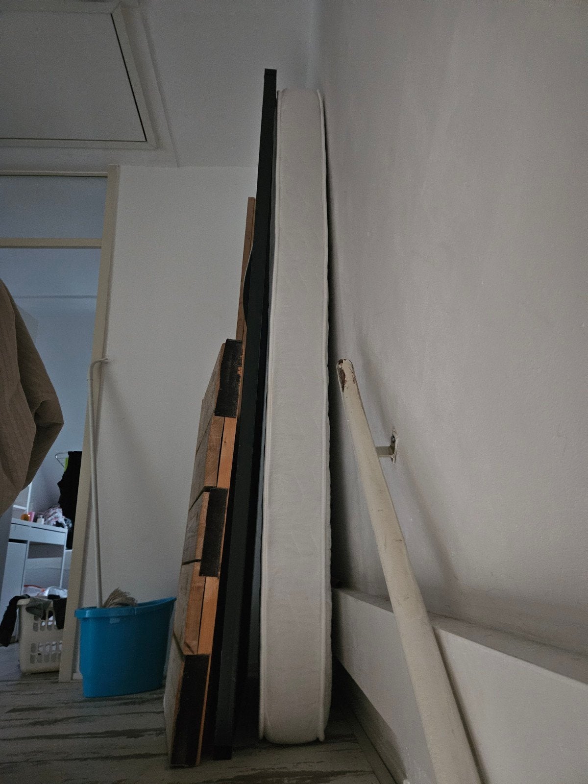 Steigerhouten bedframe met goed schoon matras en auping bode, Ophalen, Gebruikt, 90 cm, Eenpersoons
