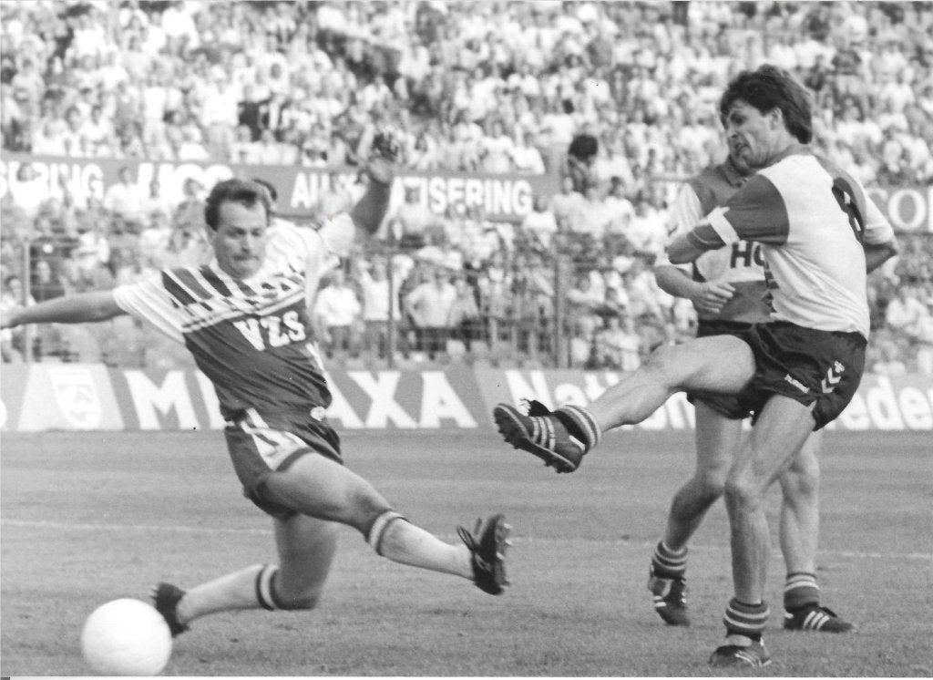 persfoto Piet Bouts 24-09-1989 Feyenoord - Willem II, Verzamelen, Verzenden, Zo goed als nieuw, Feyenoord, Poster, Plaatje of Sticker