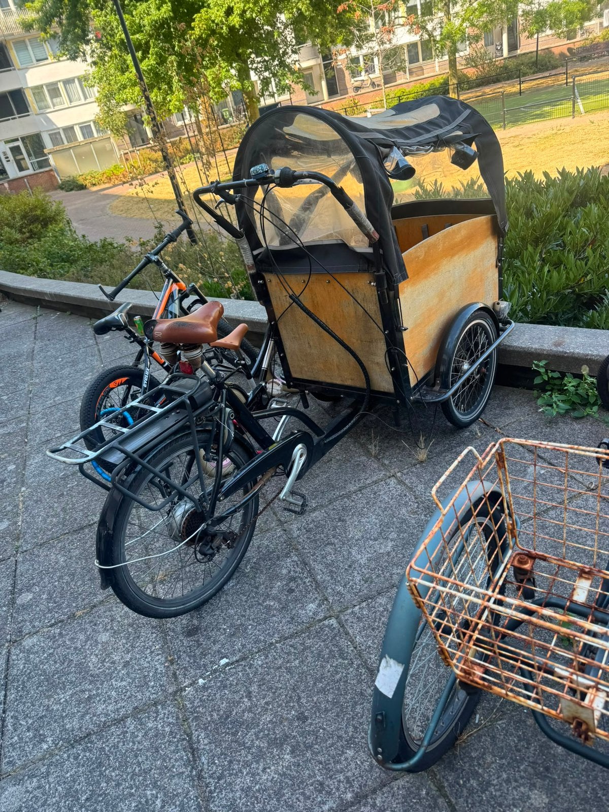 Bakfiets elektrische, Ophalen, Zo goed als nieuw