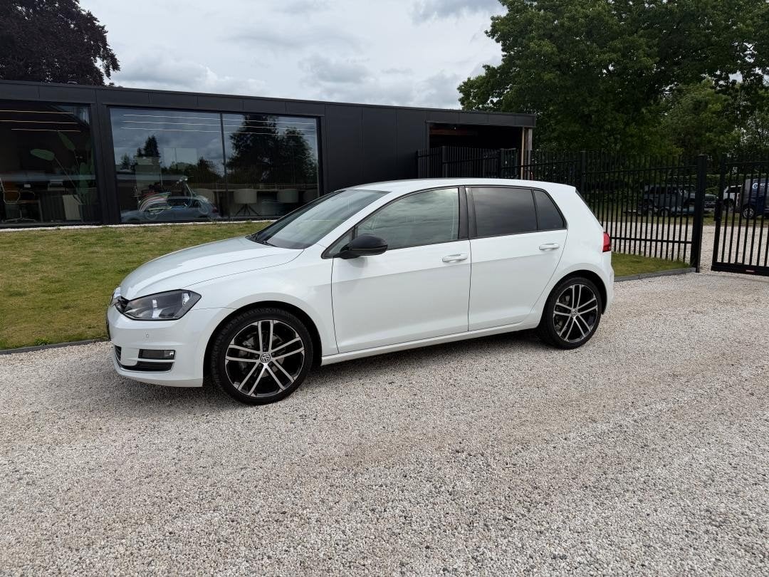 Volkswagen Golf 1.4 ACT BUSINESS APK ONDERHOUD VOL OPTISCH, Zwart, 4 cilinders, Leder en Stof, Wit