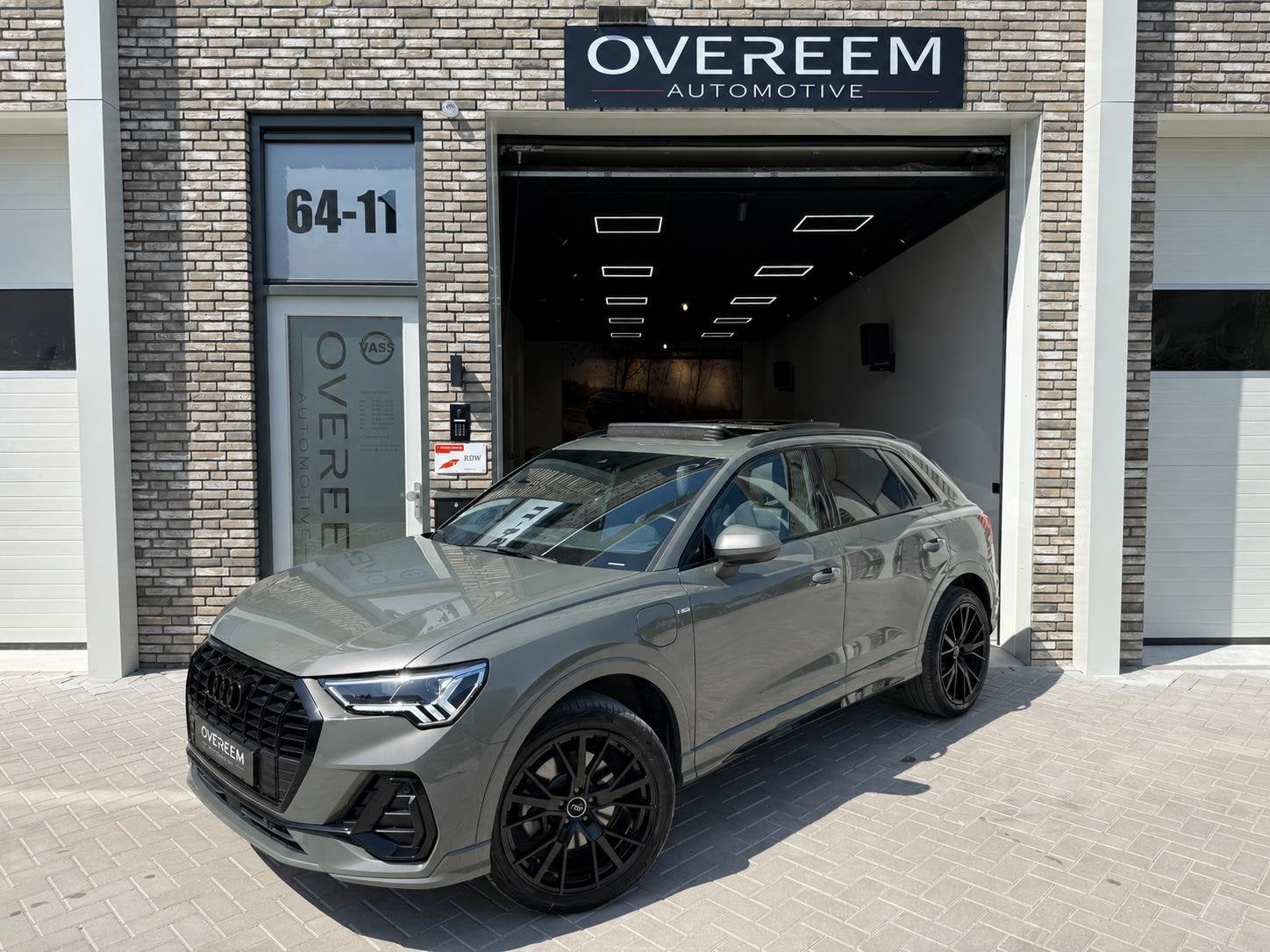 Audi Q3 45 TFSI e S edition | Pano | Trekhaak | 20 Inch 'Bla, Auto's, Audi, Gebruikt, Hybride Elektrisch/Benzine, 13 kWh, SUV of Terreinwagen