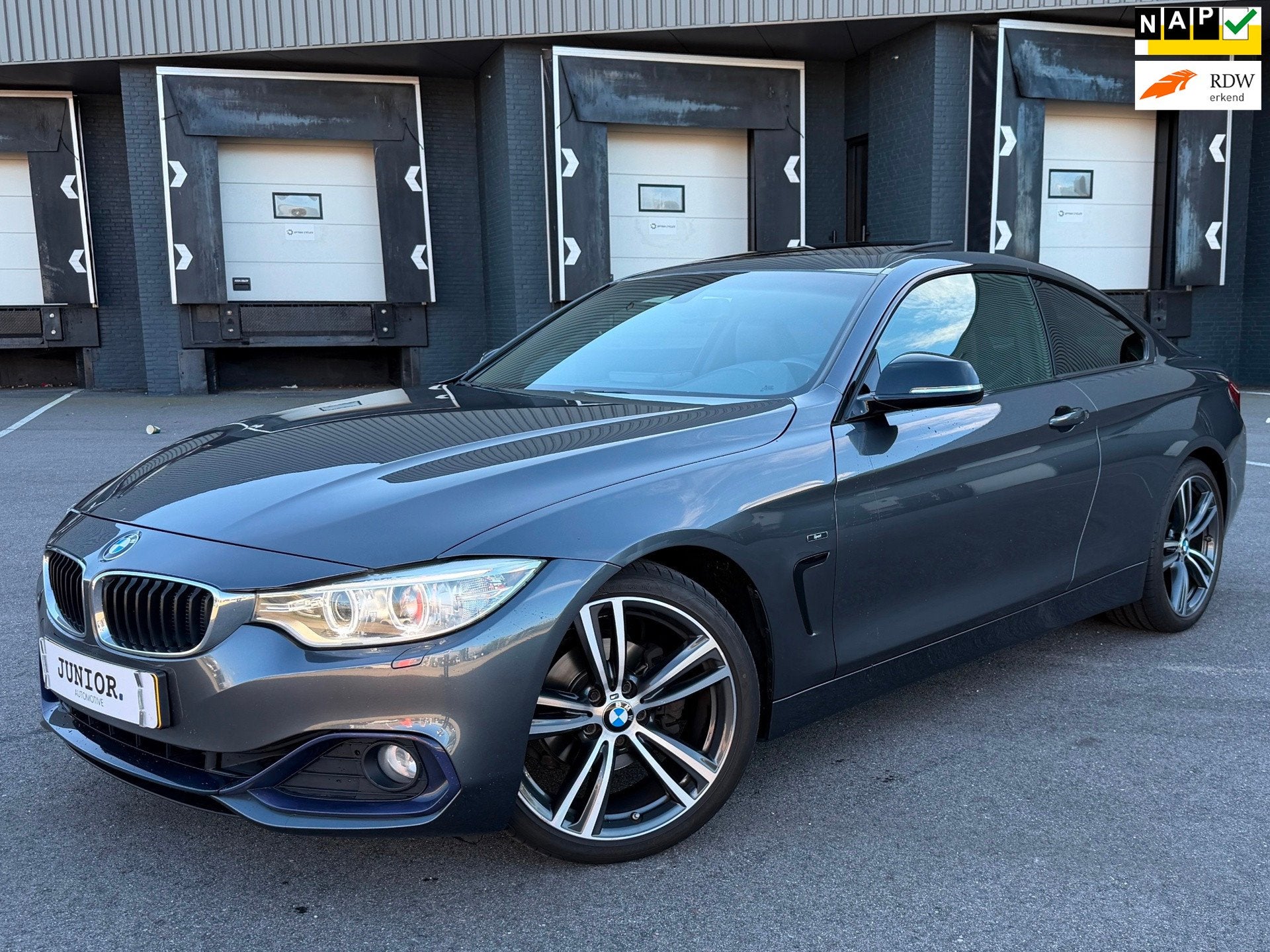 BMW 4-serie Coupé 420i High Executive M-PAKKET SCHUIFDAK/HA, Auto's, Dealer onderhouden, Achterwielaandrijving, Gebruikt, 4 stoelen