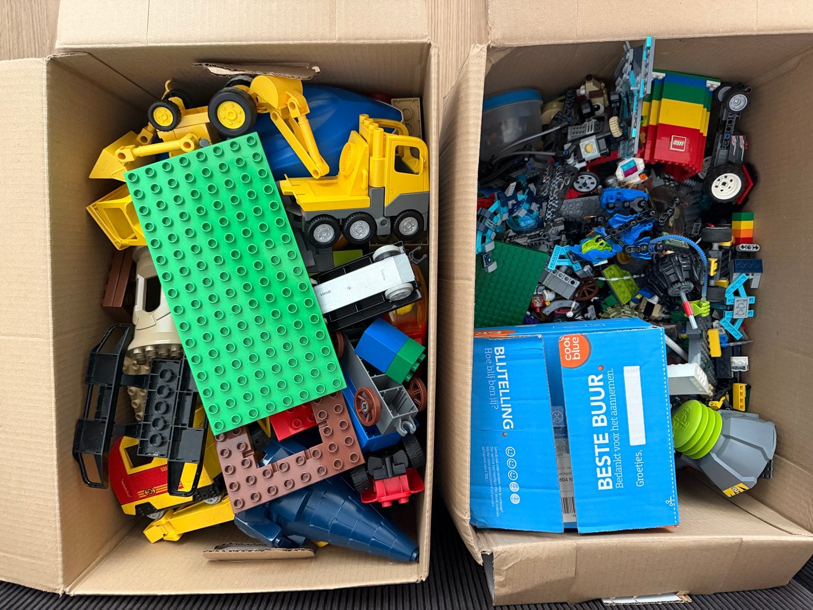Foto 2 van Grote partij Lego en Duplo - Diverse sets en losse stenen