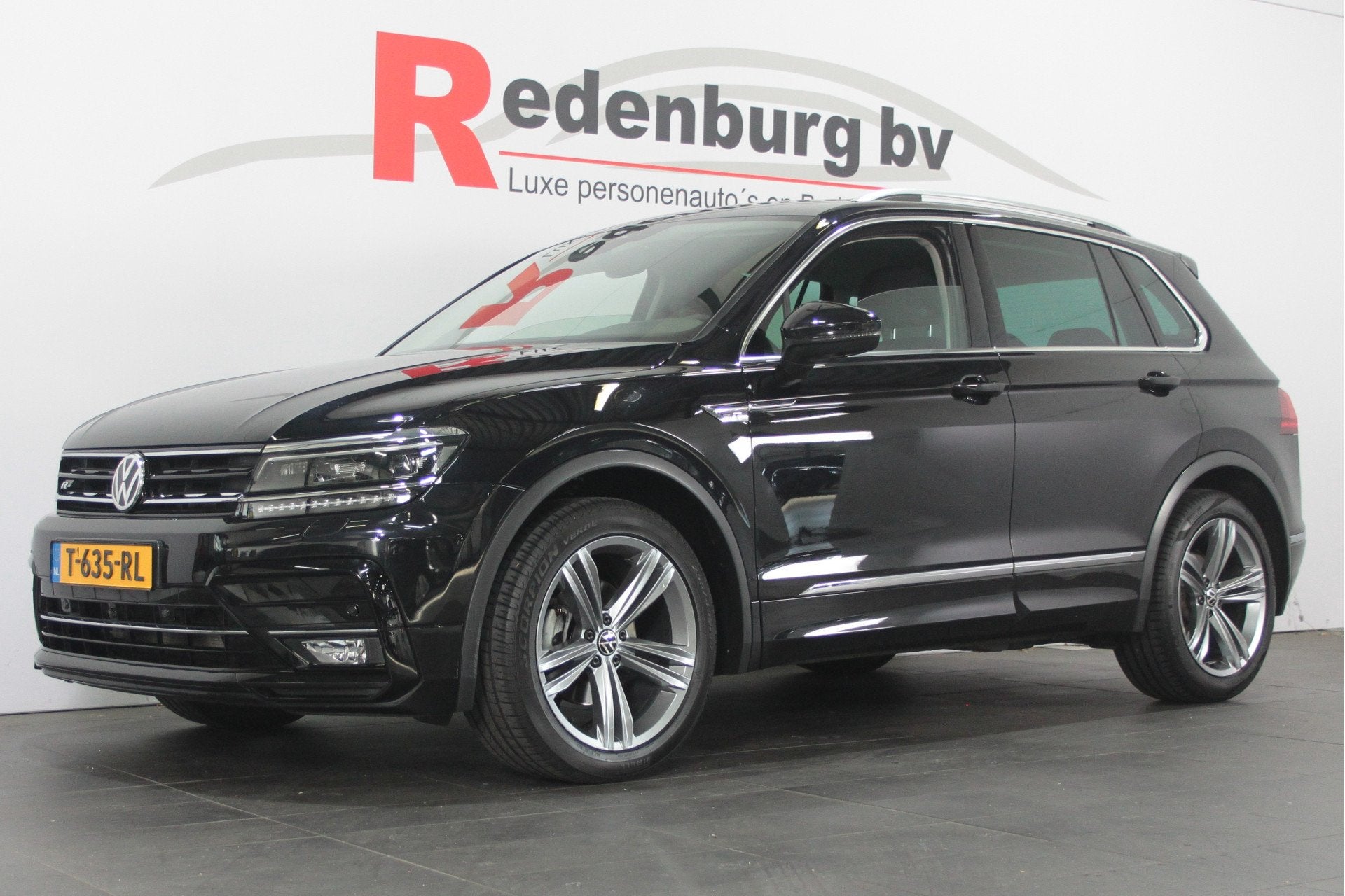 Volkswagen Tiguan 1.5 TSI R-Line Business+ - Carplay / Lane, 15 km/l, Euro 6, 150 pk, Zwart